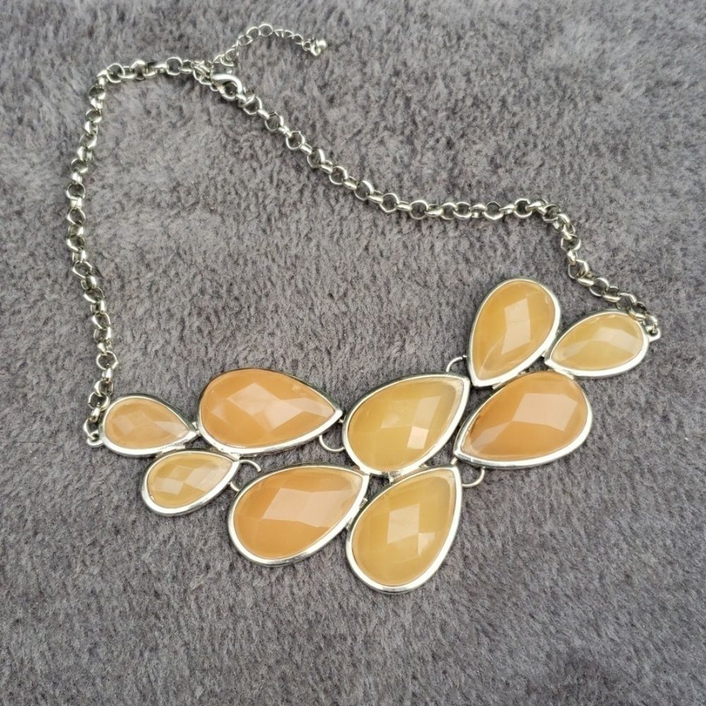 ‎Orange jeweled necklace